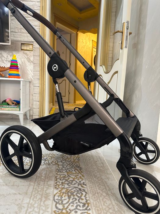 Количка Cybex Balios S Lux 2023 Sky blue с зимен чувал на cybex и чант