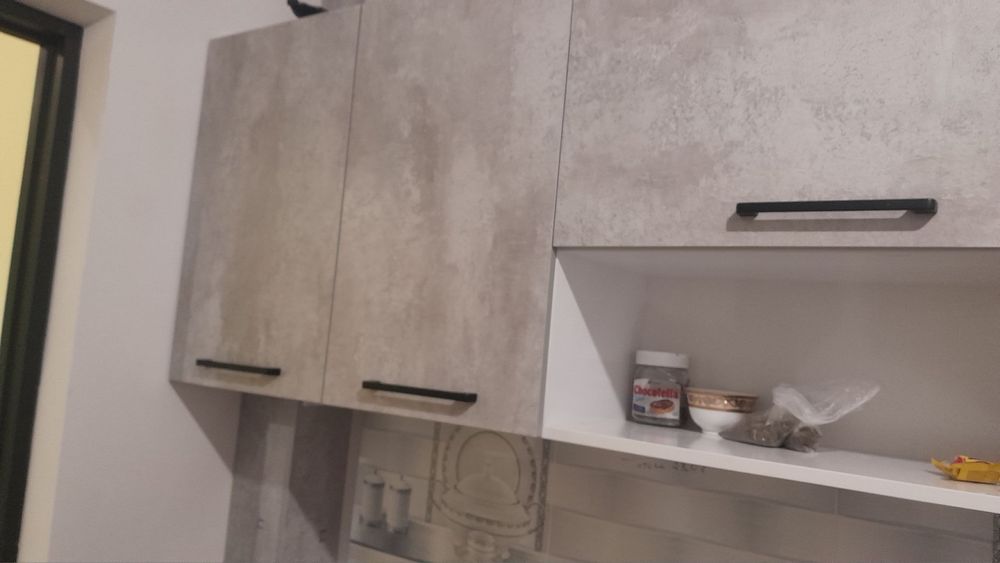 Yangi qurilgan uydan ijaraga xonadon bor. Qarshi shahri markazida.