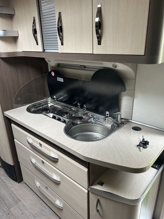 Rulota Hobby Prestige 650 axa dubla