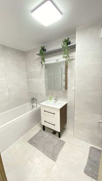 Inchiriez apartament/ Roka Residence/Nerva Traian/ Parcare subterana