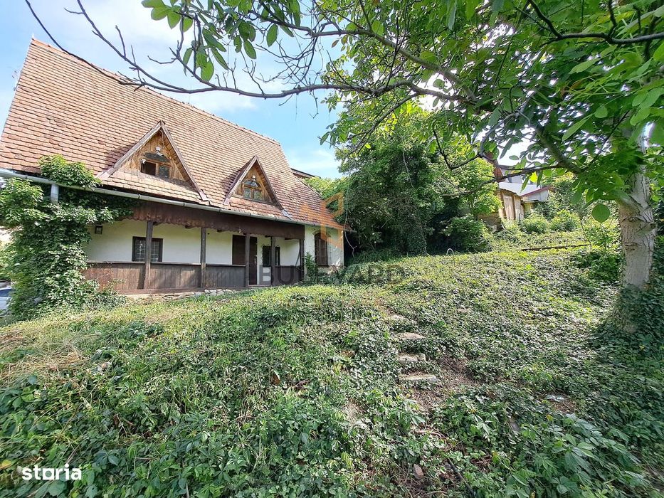 Casa individuala + teren 947 mp