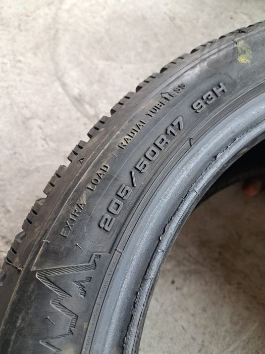 1 anvelopă iarnă 205 50 r17 Dunlop