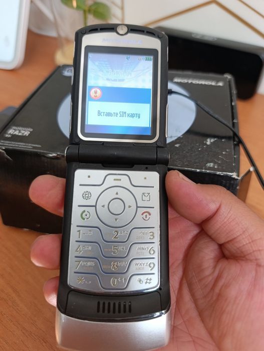 Motorola v3 ретро телефоны супер распродажа