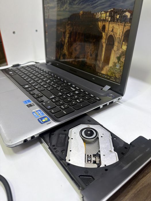 Ноутбук Samsung NP350V5C