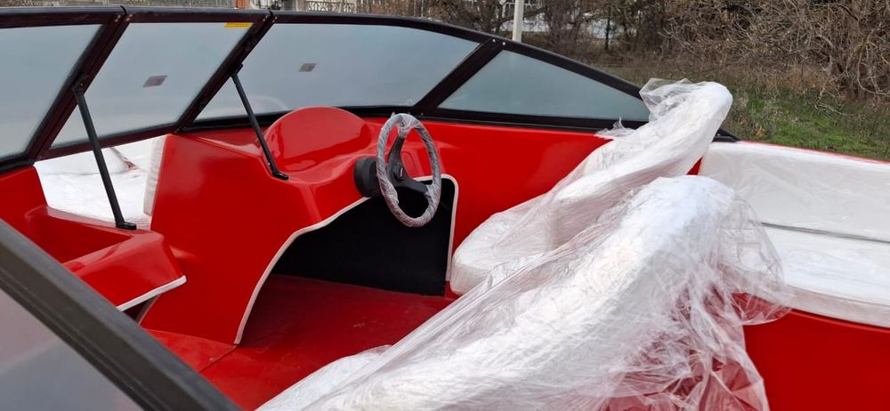 Катер Касатка vt 530 "красная фурия