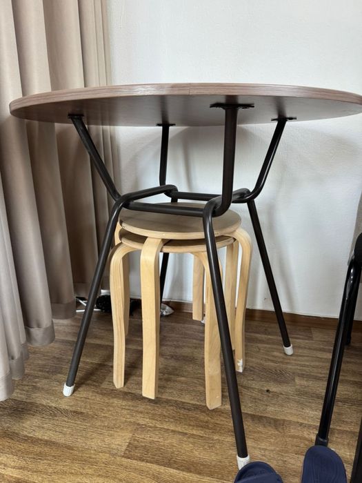 Продам стол Zeta