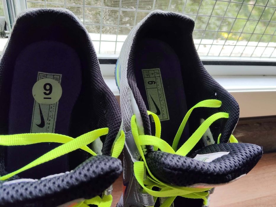 Adidași de fotbal Nr 42,5(Nr 9), stare excelenta -100 LEi