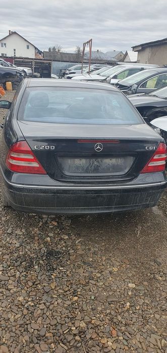 Motor complet fara anexe Mercedes C200 w203 an 2006 120cp motor 2.2 OM646 646.963 cardan grup diferential spate portiera usa far faruri aripa oglinda stanga dreapta bara fata capota motor jante catalizator Mercedes Benz C E Class C220 W211 Sprinter Vito