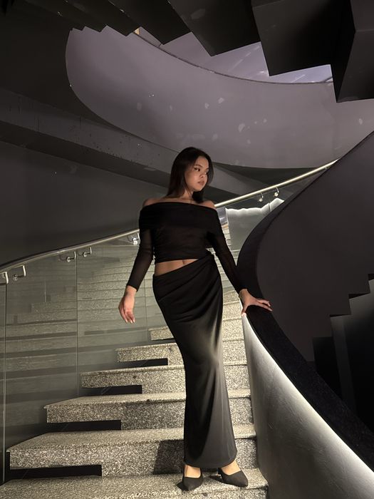 Платье,чёрное длинное,открытое