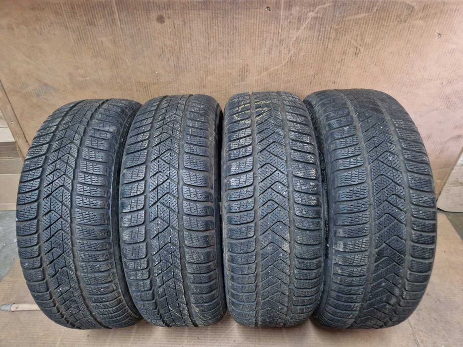 4 Pirelli R18 225/50
зимни гуми Runflat 
DOT3820