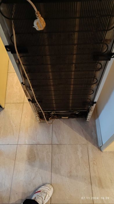 Намален! Продавам хладилник с горна камера Bess