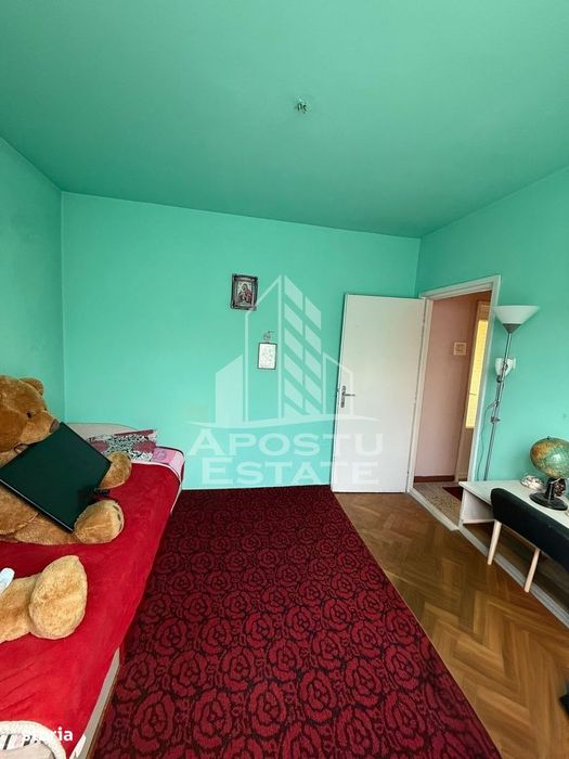 Apartament de vanzare cu 3 camere, 2 bai, 2 balcoane, zona Soarelui