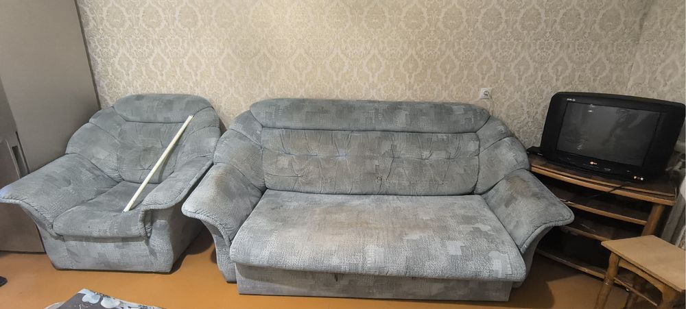 Отдам даром диван 2 кресла