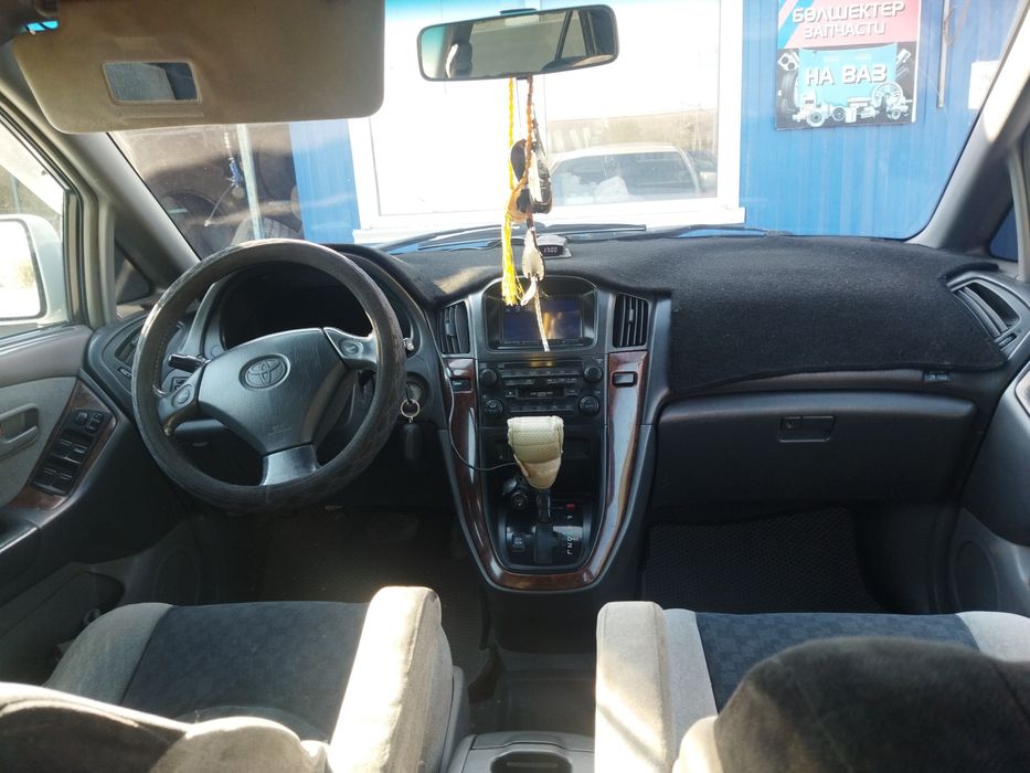 Тойота Harrier 2002г в отличном состояне