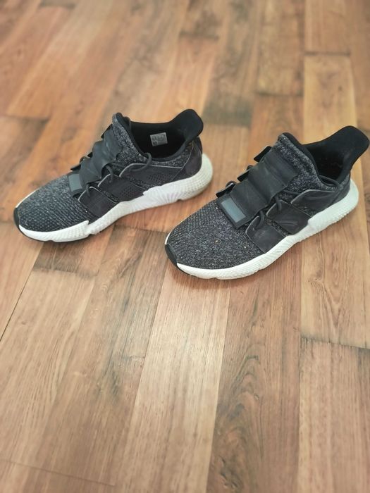 Маратонки адидас 44