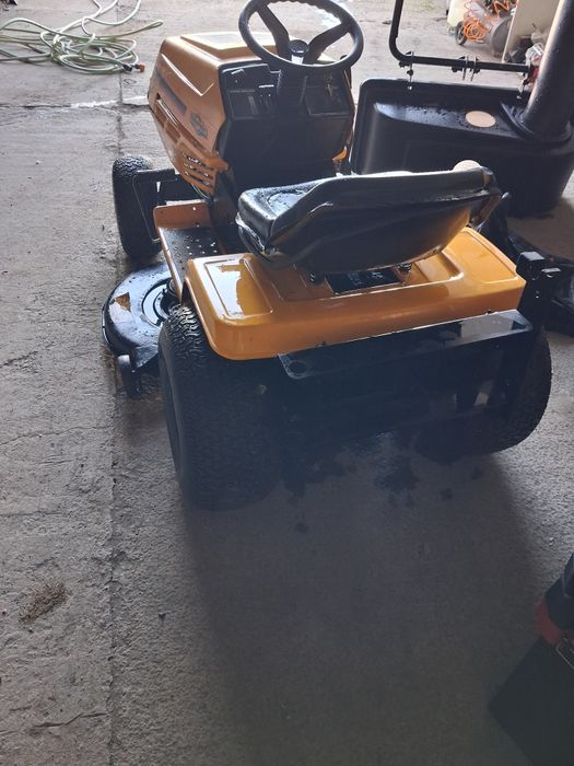 Продавам тракторна косачка косачка