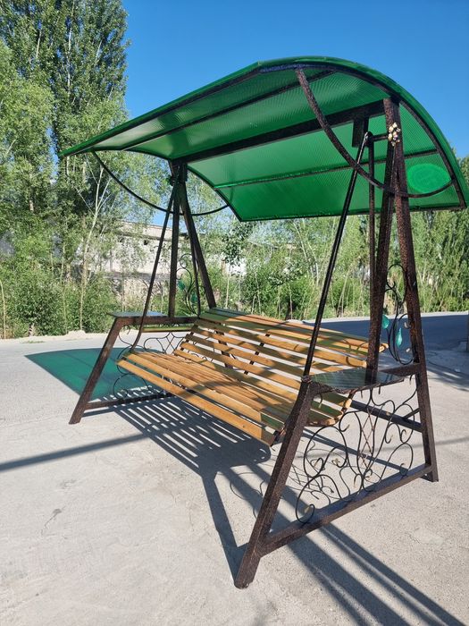 Качела сотилади.