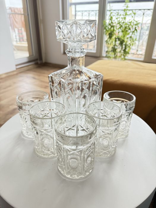 Ретро Арт стъклени шишета и чаши