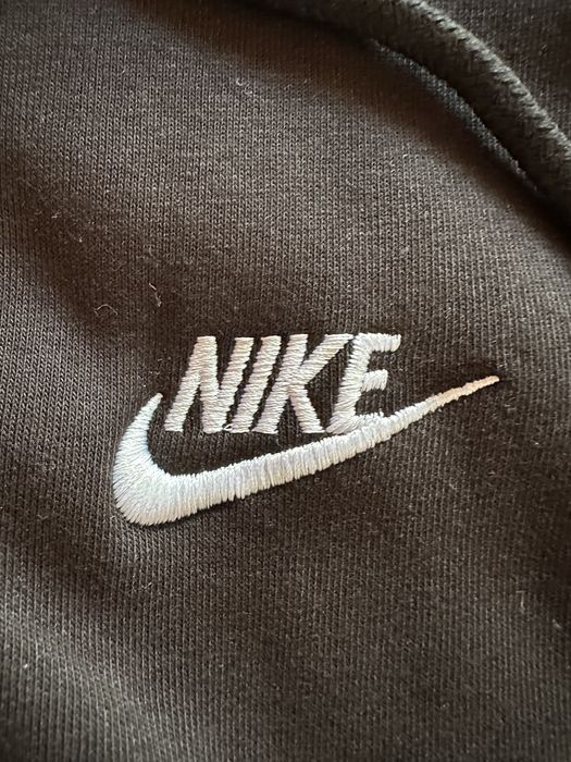 Мъжки,памучен,черен суитчер Nike с топла подплата и бродирано лого