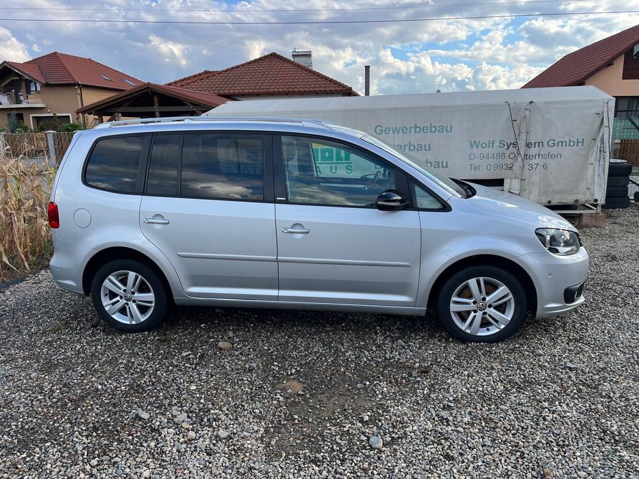 VOLKSWAGEN Touran 2011 — imagine 3