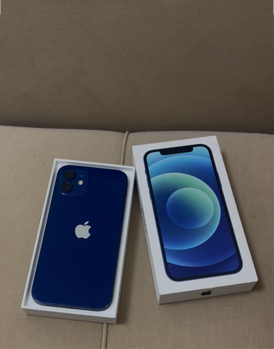 iPhone 12  64 Гб