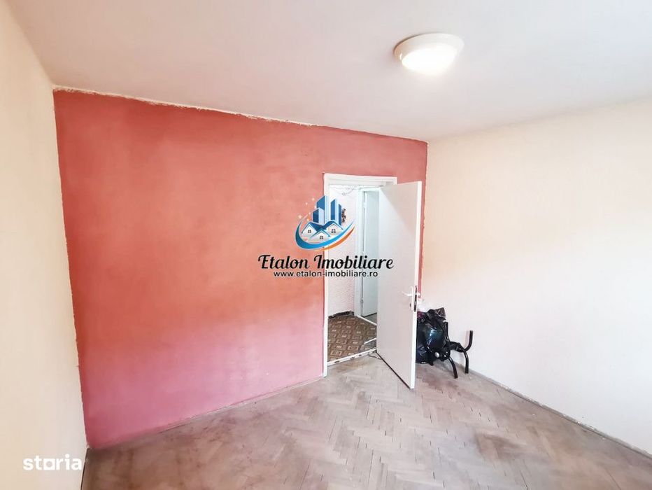 Apartament 4 camere semidecomandat, etaj 6, Maratei Piatra Neamt — fotografia 3
