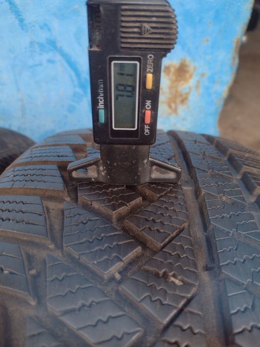 Перфектни 2бр.235/55/18 Continental TS850P dot3320