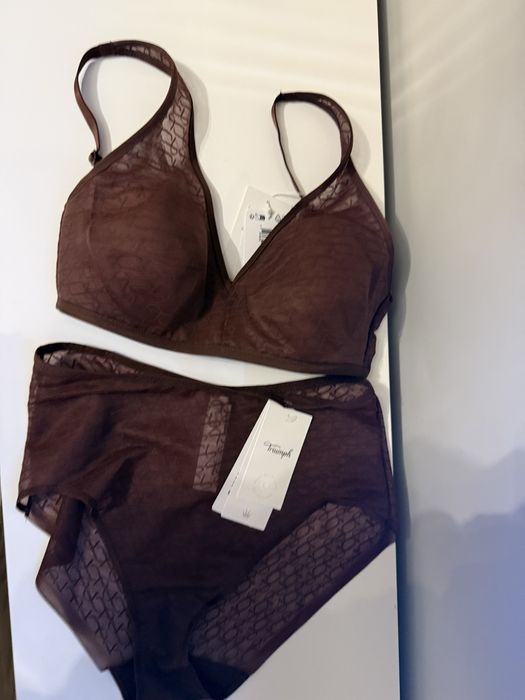 Комплект сутиен Trumph 70D и бикини М