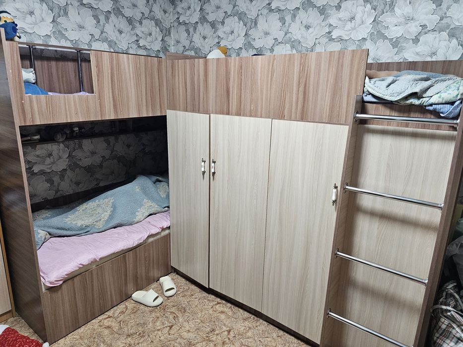 Продам двухярусную кровать