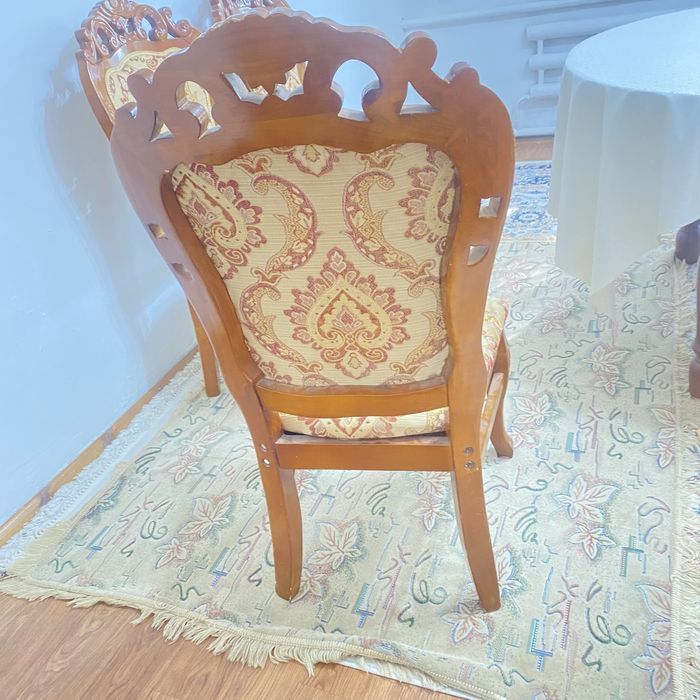 Стулья королевские