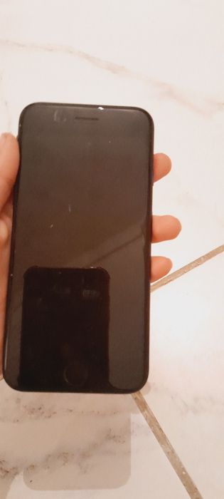 Айфон се 2022 без трешиня