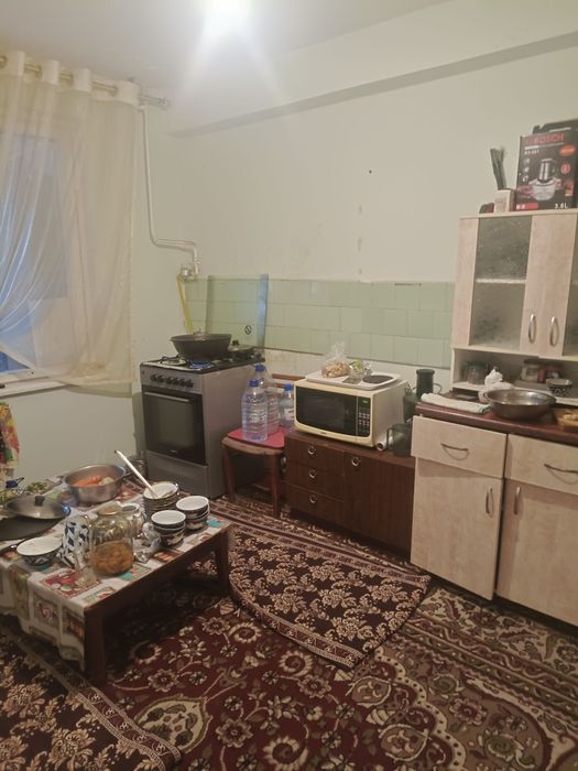 Квартира сотилади 2 хона 1 - этаж трохлисник