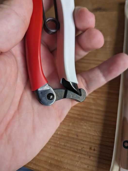 Foarfeca de vie Okatsune 103 si piatra de ascutit Okatsune 41