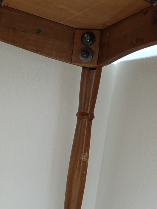 Стол обеденный. Дерево.