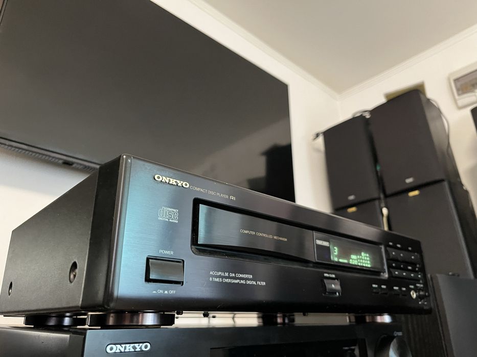 Cd-player Onkyo DX-7011 impecabil
