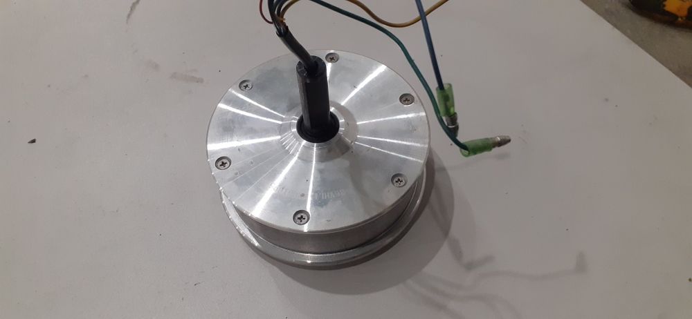 Магнитен генератор до 40волта 3 фази