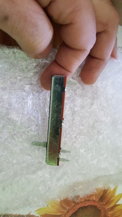 Плъзгачи за пултове и конзоли на Pioneer