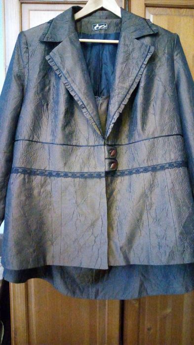 Дамски официален Костюм за едри дами, номер 60