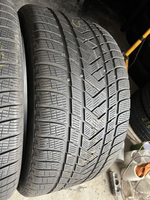 2 anvelope de iarna 305/35/21 pirelli!
