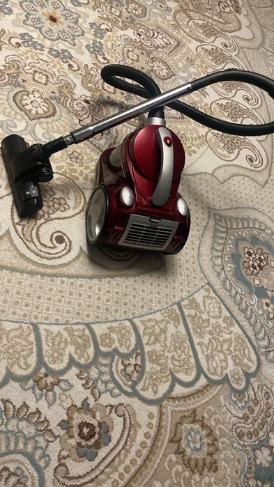 Продам пылесос два шт