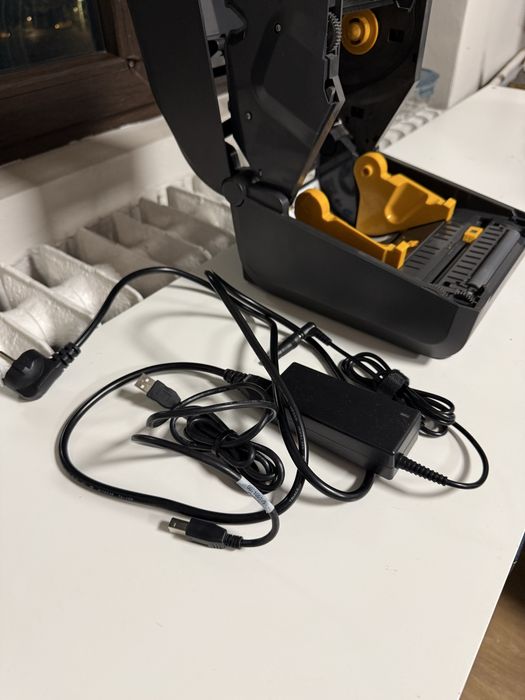 Zebra ZD420 етикетен принтер за товарителници/300Dpi/USB+LAN