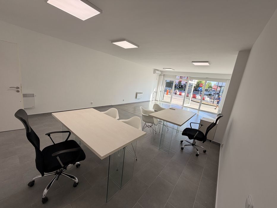 Spatiu comercial de inchiriat Ared