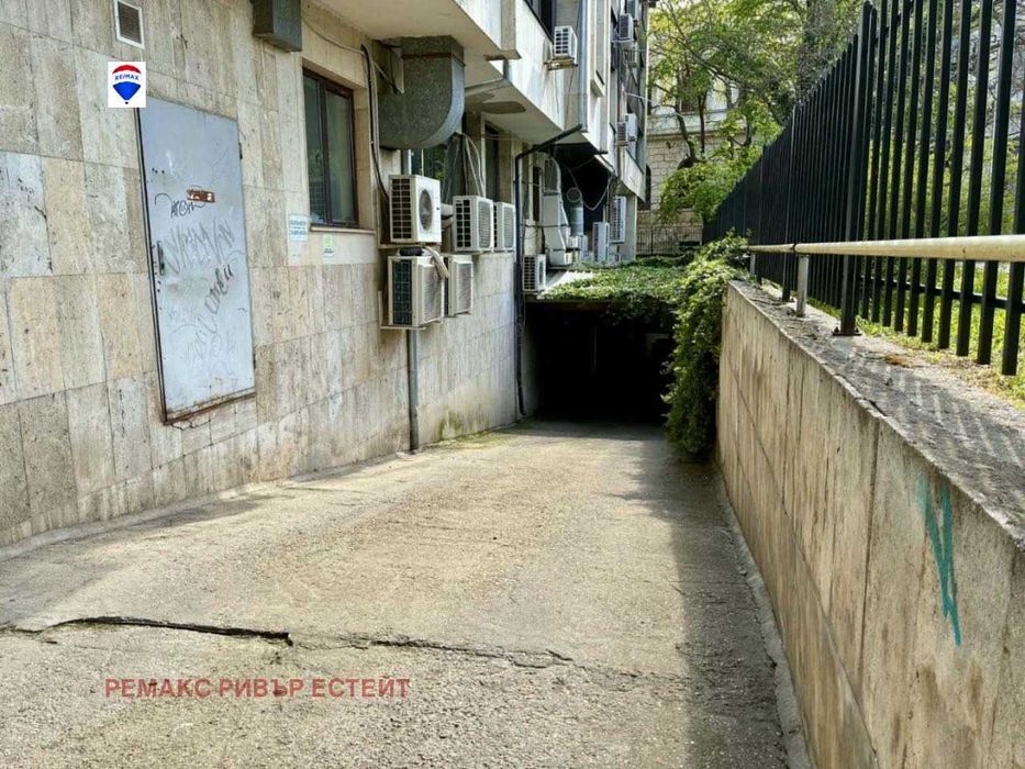 Подземен гараж под наем в центъра на гр. Русе