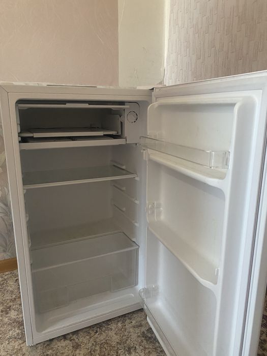 Продам офисный холодильник