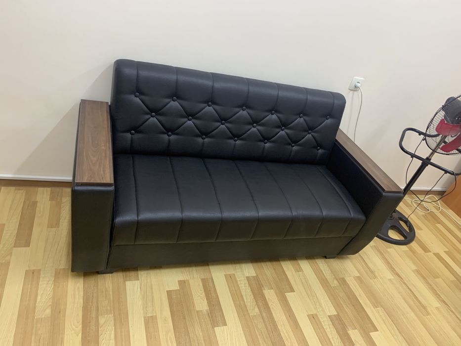 Диван кожаный. Доставка, замер,  установка бесплатно