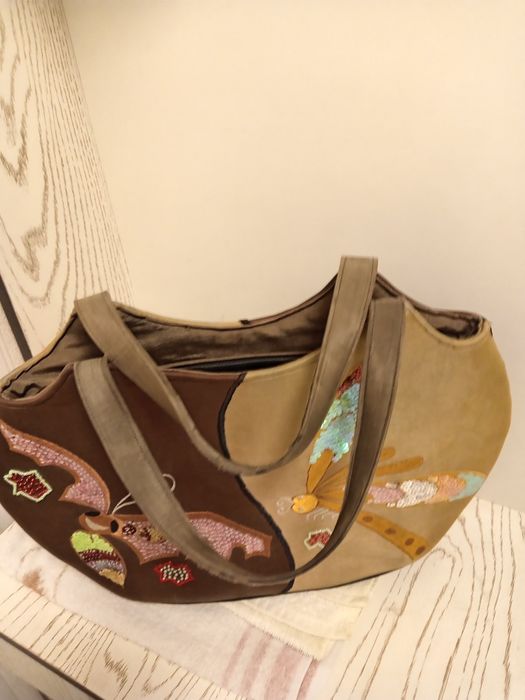 Продаю сумку нарядную