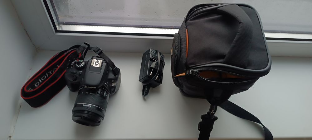 Canon eos 100d (Touch screen, 18Mp, Full HD)