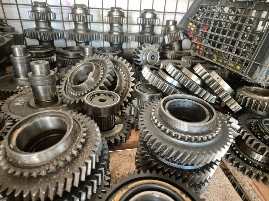 Dezmembrez tractor Deutz agrotron 120