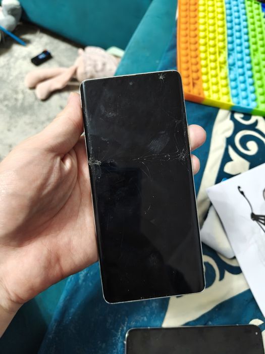 Продам телефоны на ремонт