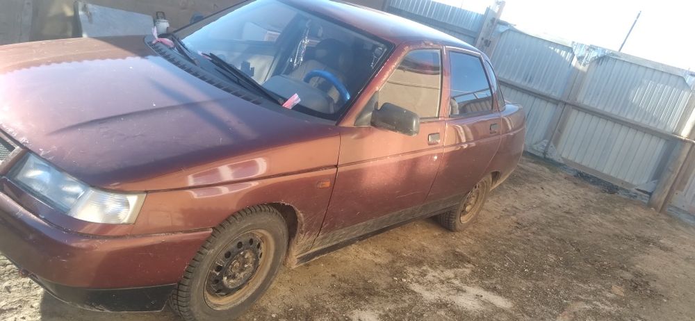 Коричневый Седан